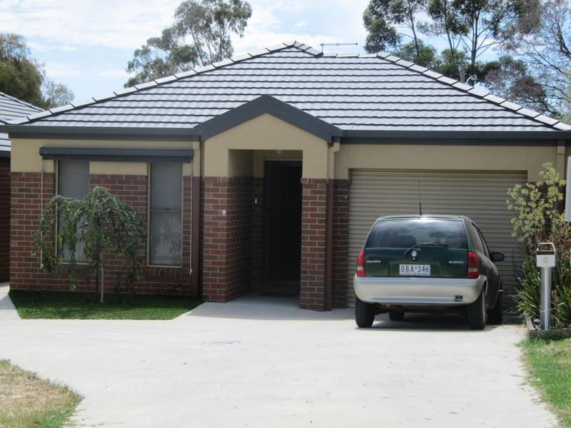 FANTASTIC TOWNHOUSE Picture 1