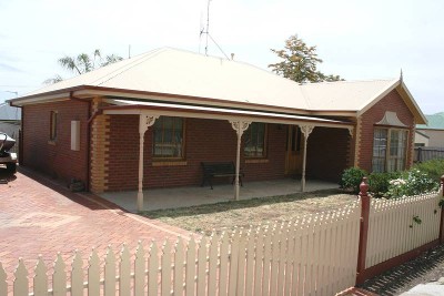 HOSPITAL PRECINCT - LOW MAINTENANCE Picture