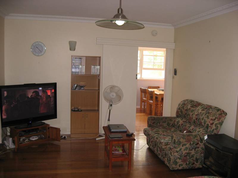 SUBSTANTIAL CREAM BRICK Picture 3