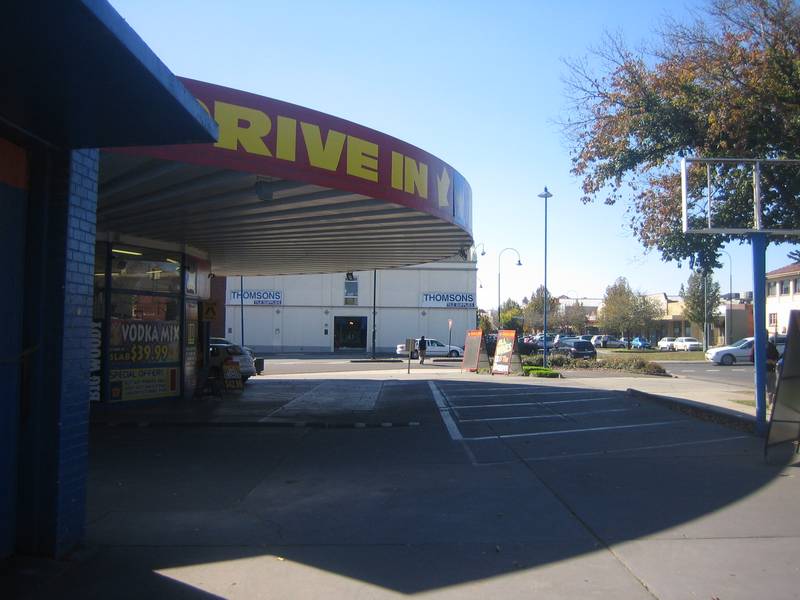 HIGH PROFILE CBD LOCATION Picture 3