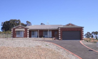 4 BEDROOM FAMILY HOME WITH GREAT ENTERTAINING Picture