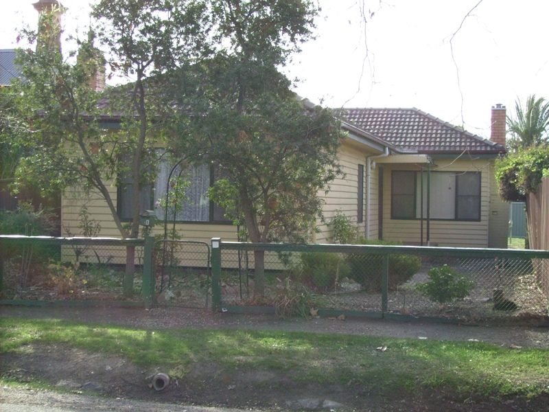 In the Heart of Town Picture 1