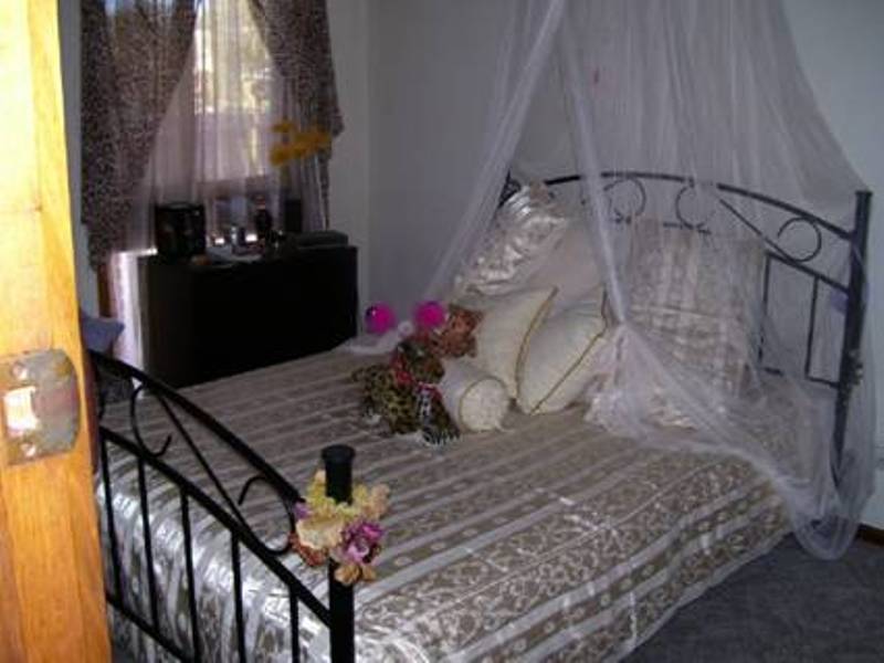 Close to University Picture 2