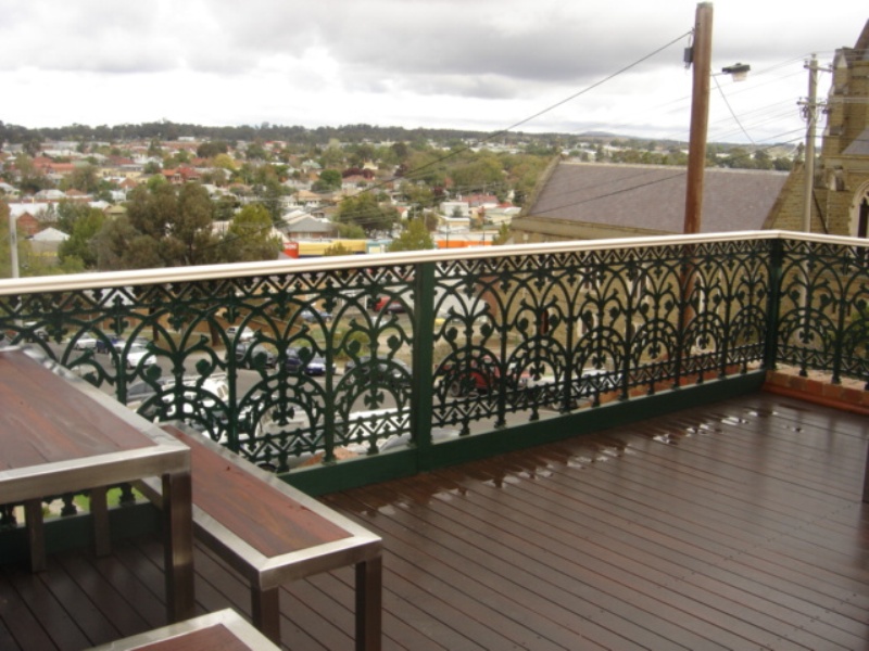 FULLY Furnished in Fabulous Location Picture 3