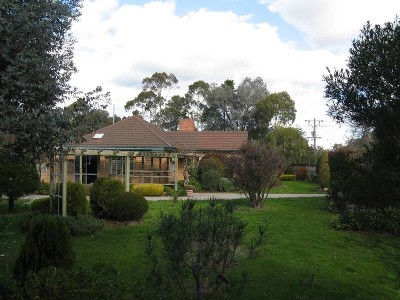 PRIVATE SALE - ESTATE FINALISATION - AN INVESTORS DREAM! Picture