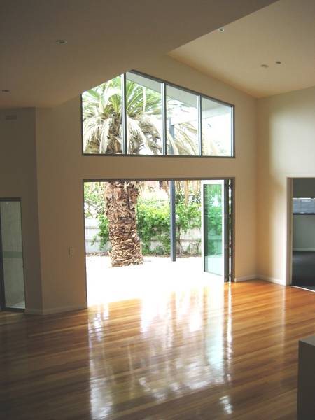 Executive Home in Central Location Picture 1