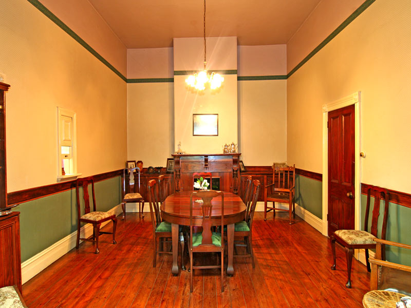 A Timeless Beauty Picture 3