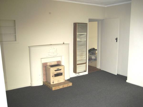 Ideal Location Picture 3