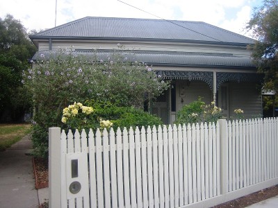 Lovely Weatherboard in Great Location Picture