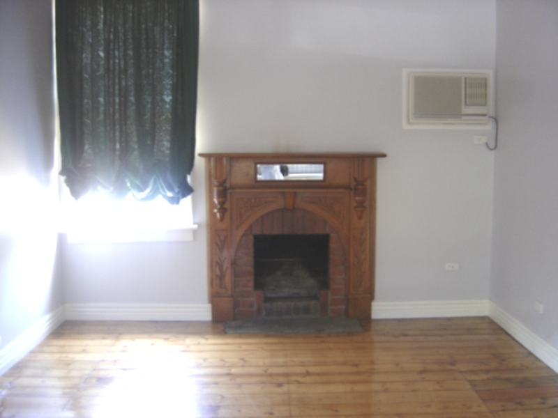 Lovely Weatherboard in Great Location Picture 2