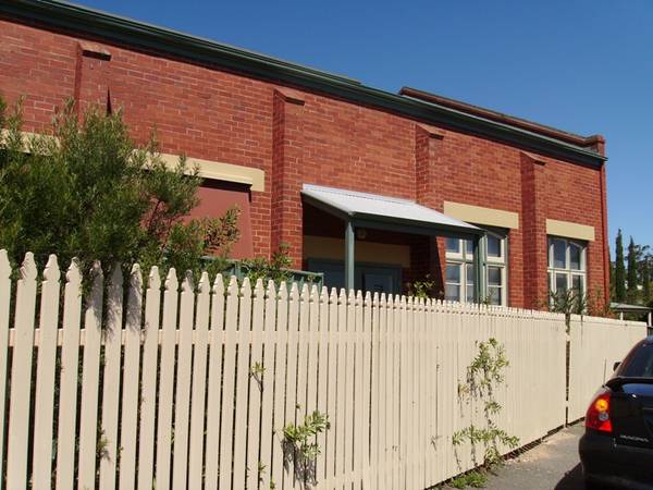 Terraced Townhouse Picture 1