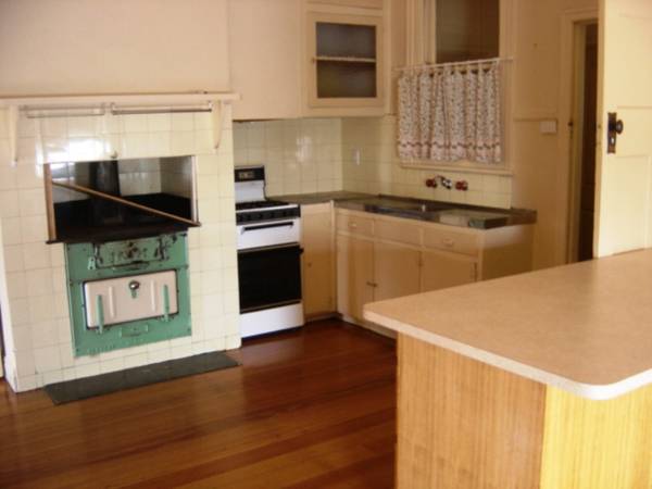 Lovely Renovated Weatherboard Home Picture 2
