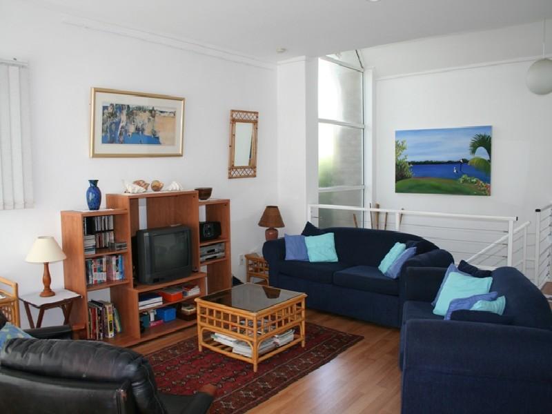 EASY TO LIVE IN AND EASY TO LET OUT! Picture 3