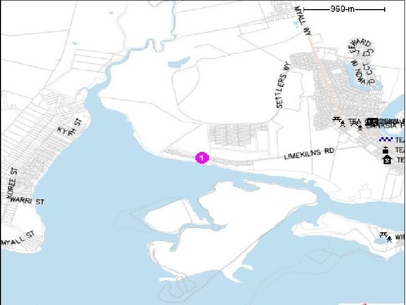 'DELIGHTFUL WATERFRONT BLOCK' Picture 3