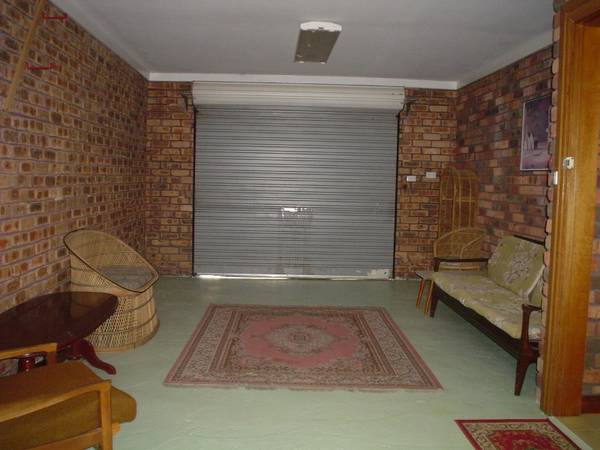 NEAT TWO BEDROOM, AIR CONDITIONED UNIT Picture 2
