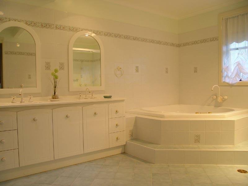 COOL BY THE POOL OR SPLASH IN THE SPA!! Picture 2