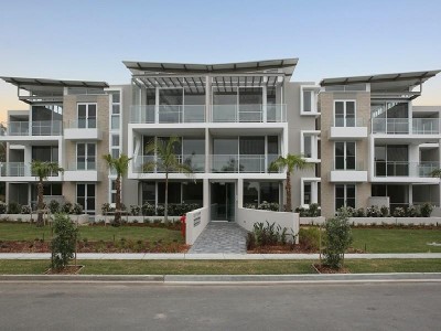 SEASIDE LUXURY ◆ HAWKS NEST ◆ PORT STEPHENS Picture SEASIDE LUXURY ◆ HAWKS NEST ◆ PORT STEPHENS Picture