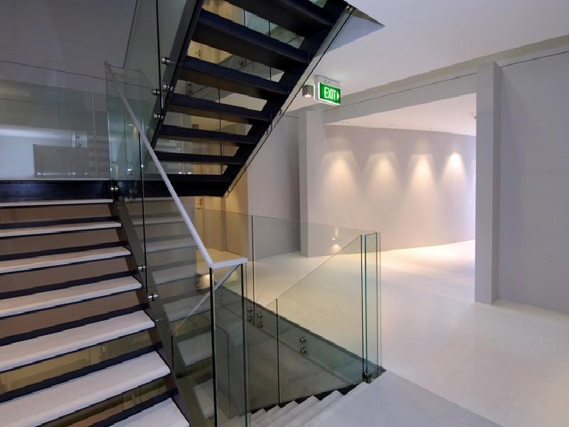 SEASIDE LUXURY ◆ HAWKS NEST ◆ PORT STEPHENS Picture 3