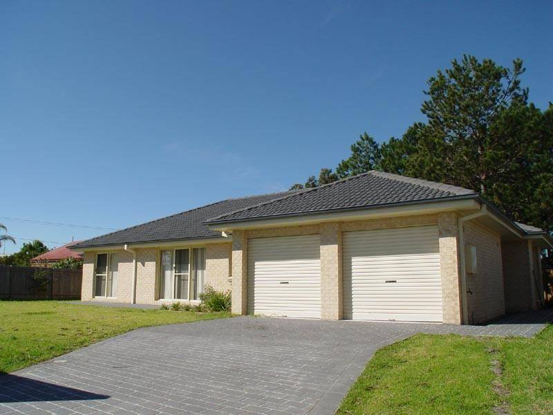 THE WHOLE FAMILY WILL LOVE THIS ONE! Picture 1