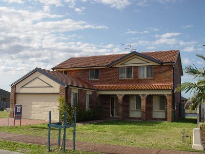 WATERFRONT FOREVER - WITH FAMILY APPEAL Picture