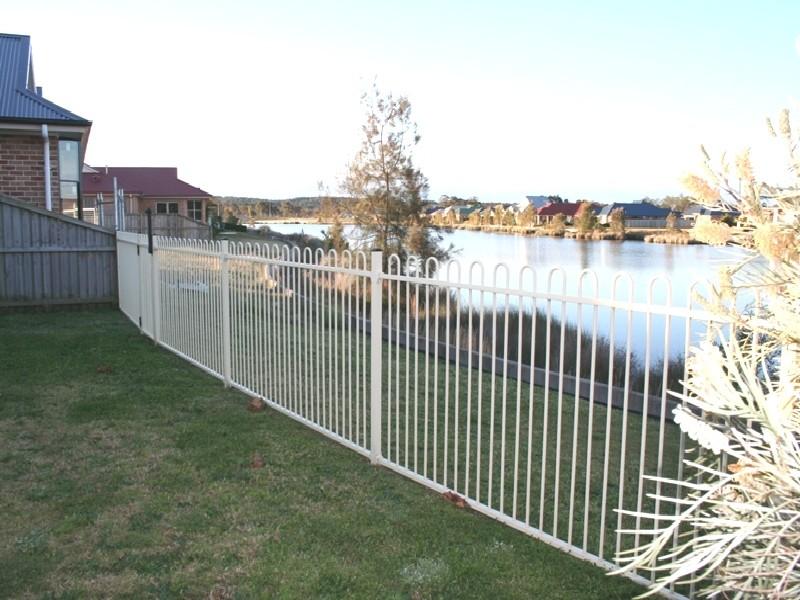 WATERFRONT PROPERTY AT BARGAIN PRICE Picture 3