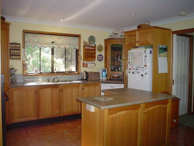 SURROUND YOURSELF WITH NATURAL BEAUTY... Picture 2