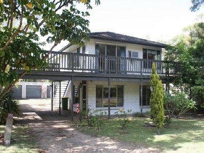 WALK 300mtrs TO THE BEACH! Picture