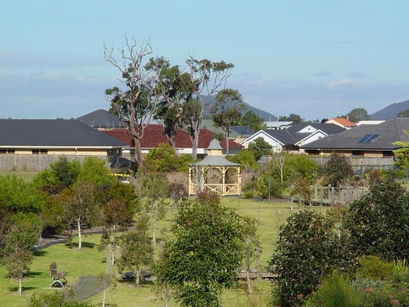 'River + Surf + A Golf Course In Between' Picture 3