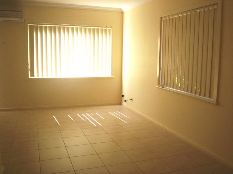 Modern 3 Bedroom Townhouse Picture