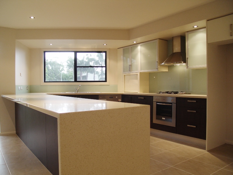 Modern 3 Bedroom Townhouse Picture