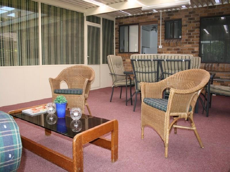 STUNNING SIMPLICITY Picture 2