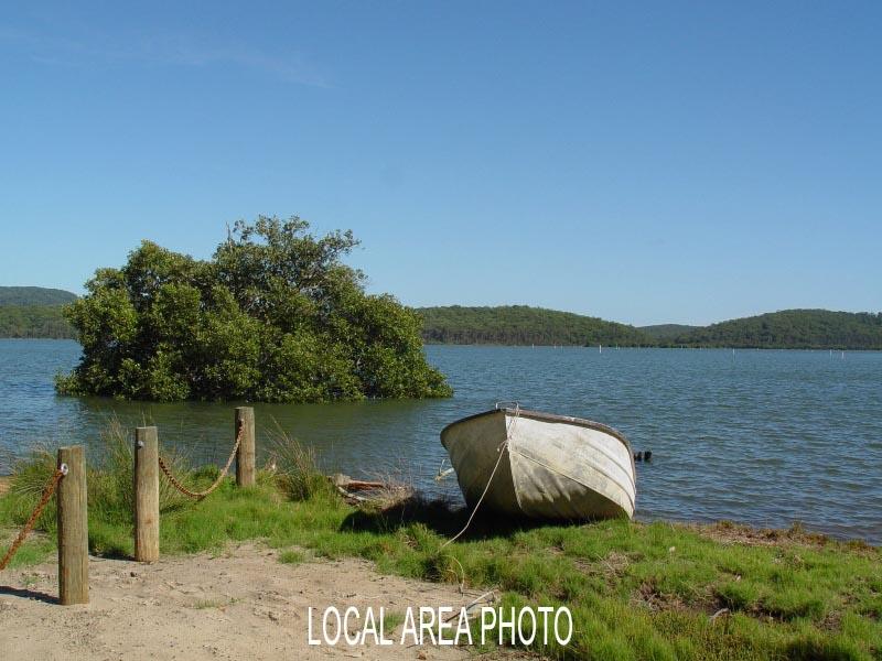 Aquatic and Bush Getaway! Picture 1