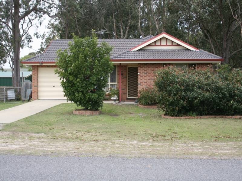 PARADISE IN PORT STEPHENS Picture 1