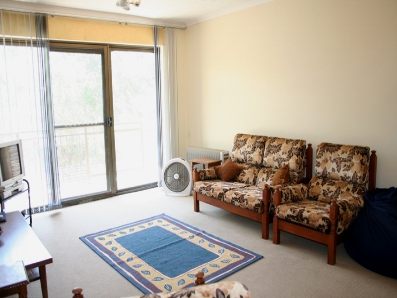 Perfectly Positioned Holiday Unit Picture 3