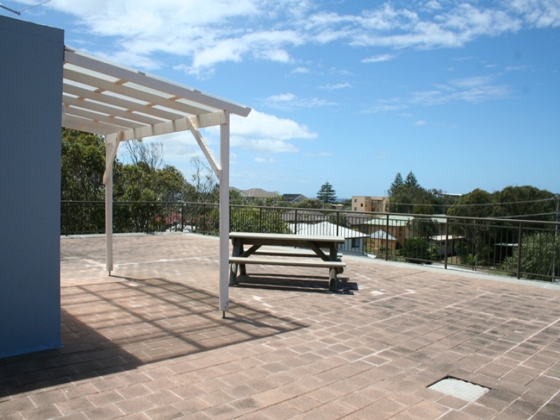 Perfectly Positioned Holiday Unit Picture 2