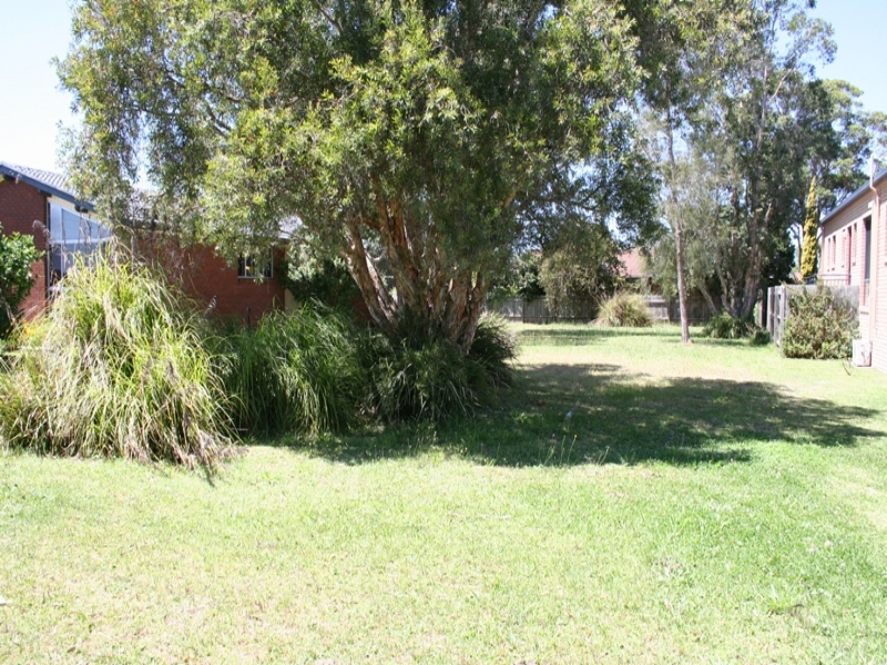 'A BLOCK ON THE BAY' Picture 2