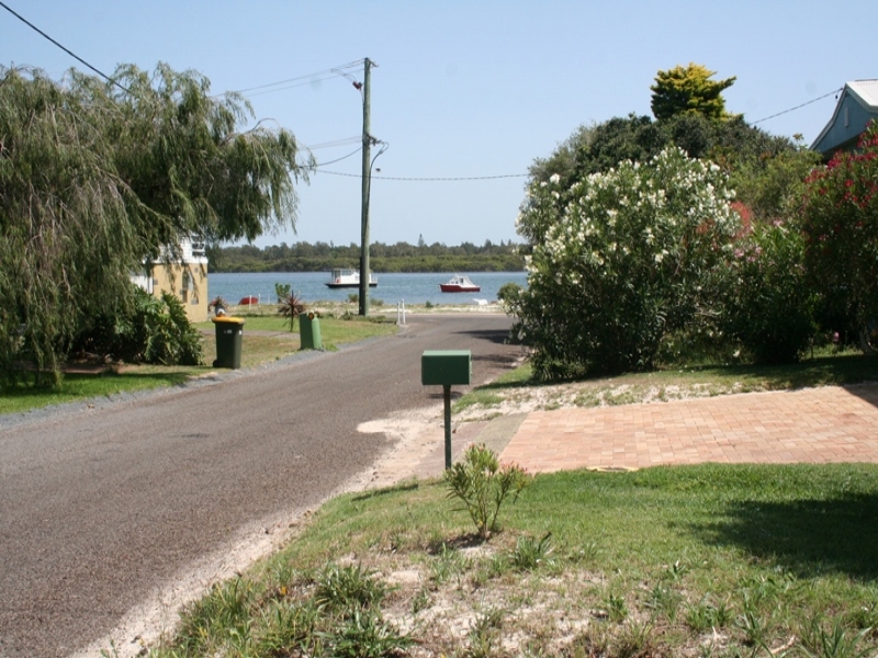 MAKE AN OFFER FOR PARADISE! Picture 2