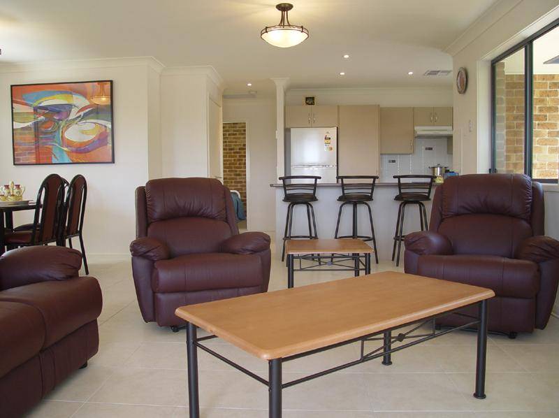 1/5 Russell Street, Hawks Nest Picture 3