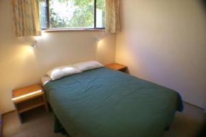 1 Elouera Close, HAWKS NEST Picture 3