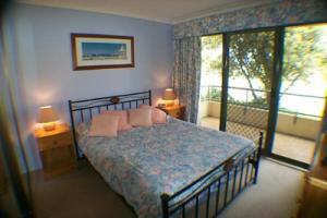 1/92 Booner Street, Hawks Nest Picture 2