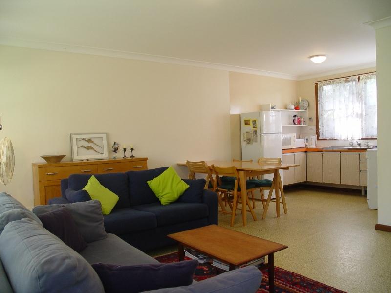 8 Cooloon Street, HAWKS NEST Picture 3