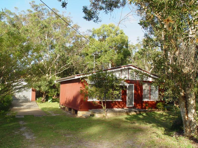 8 Cooloon Street, HAWKS NEST Picture 1