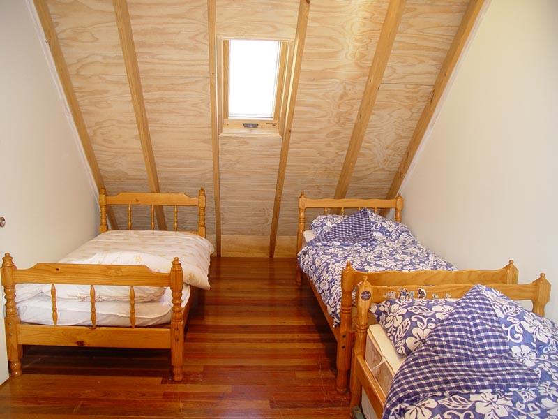 8 Sundeck Avenue, Hawks Nest Picture 3