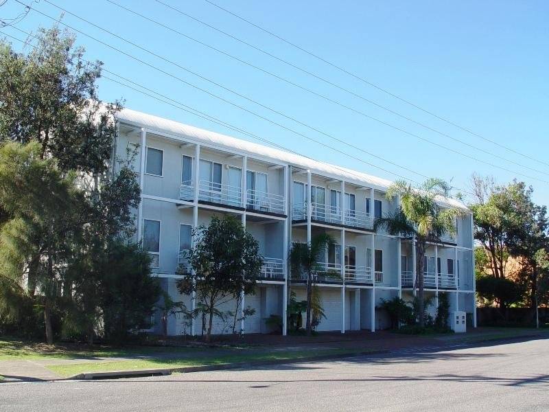 1/26 Bennet Street, Hawks Nest Picture 1