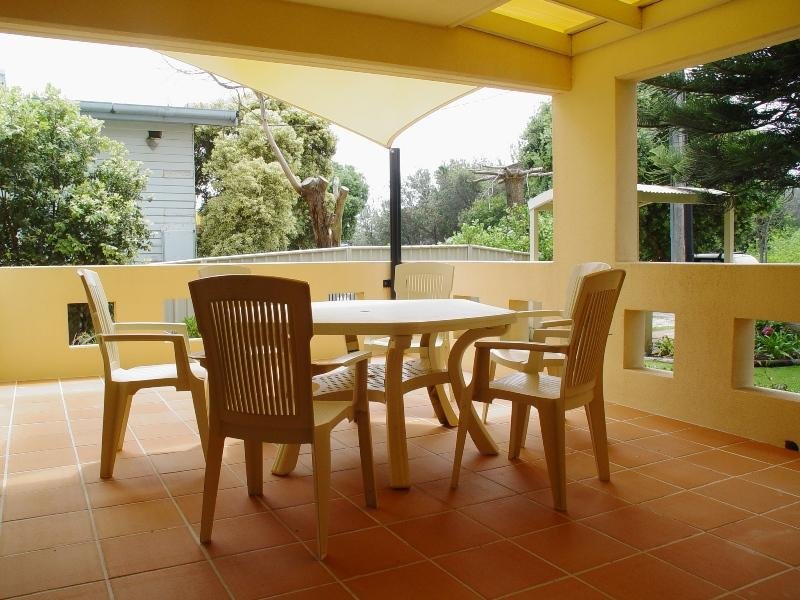 1/9 Beach Road, Hawks Nest Picture 3