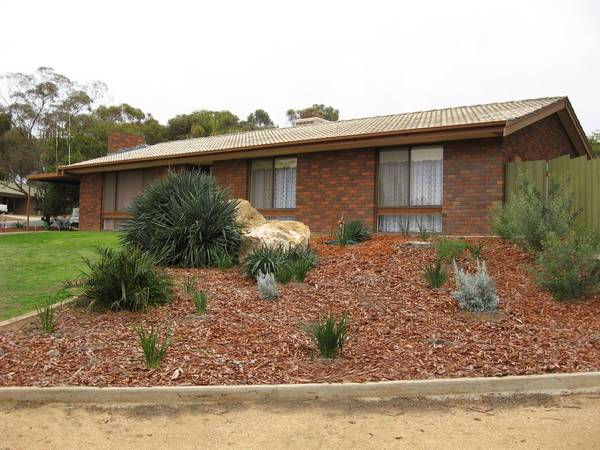 LIVE IN, RETIRE TO OR RENT OUT Picture 2