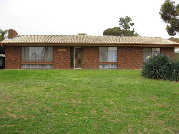 LIVE IN, RETIRE TO OR RENT OUT Picture 1