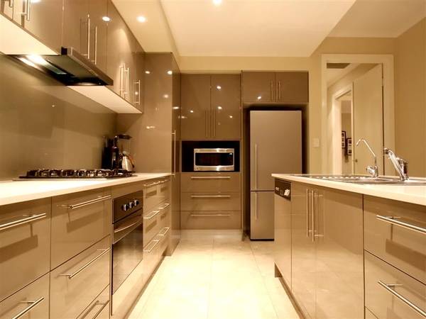 Stunning Courtyard Home Picture