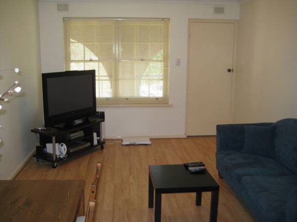 Immaculate Unit Just Metres to the Beach Picture