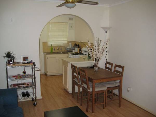 Immaculate Unit Just Metres to the Beach Picture